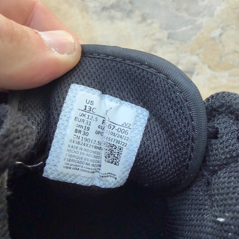 Nike Air Jordan Retro 1 Mid SE GS Toddler Shoes Size 13C Black Infrared - Picture 10 of 10